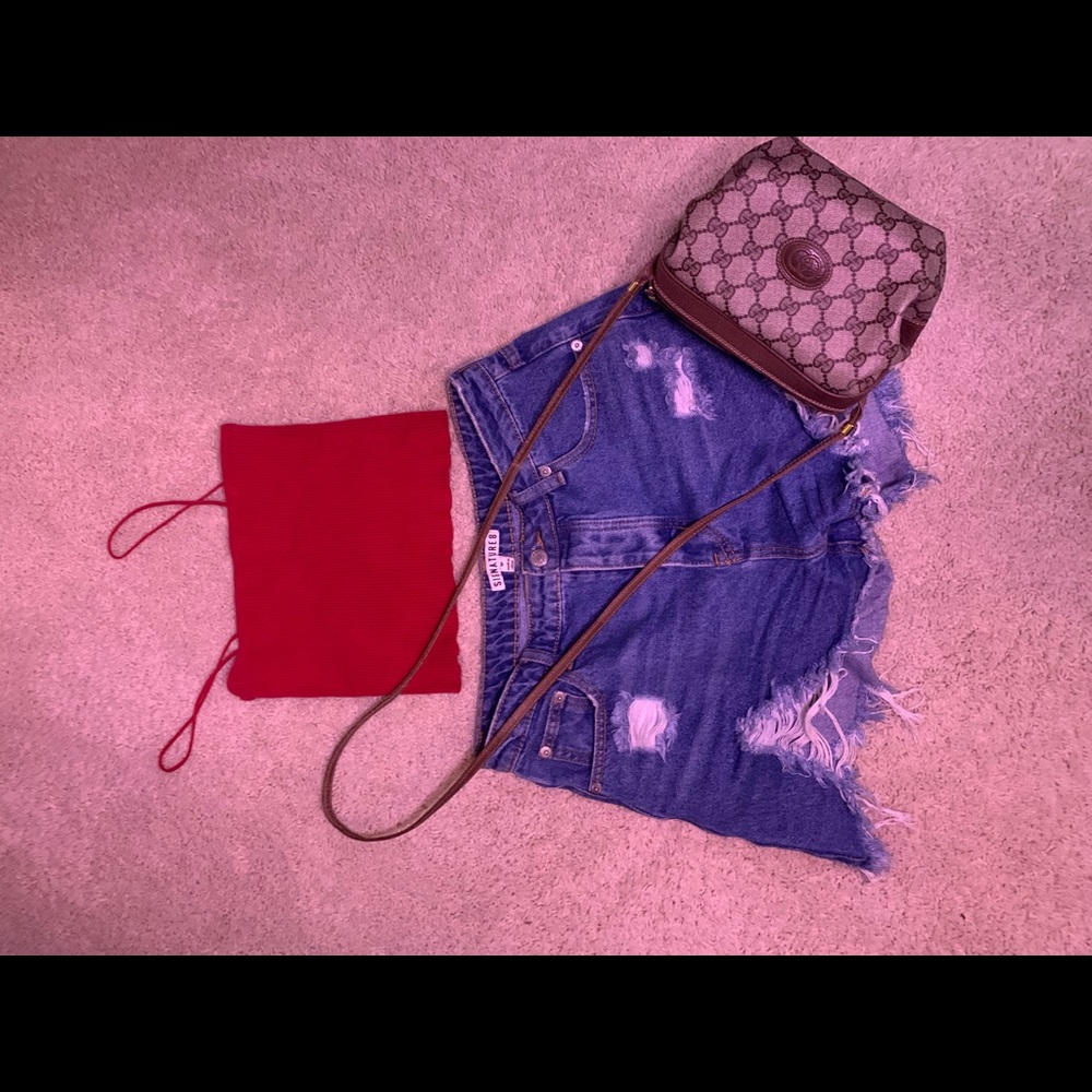 Brandy Melville red crop top size small❤️